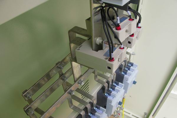 乌恰配电柜-应急照明配电柜使用对工作人员的具
